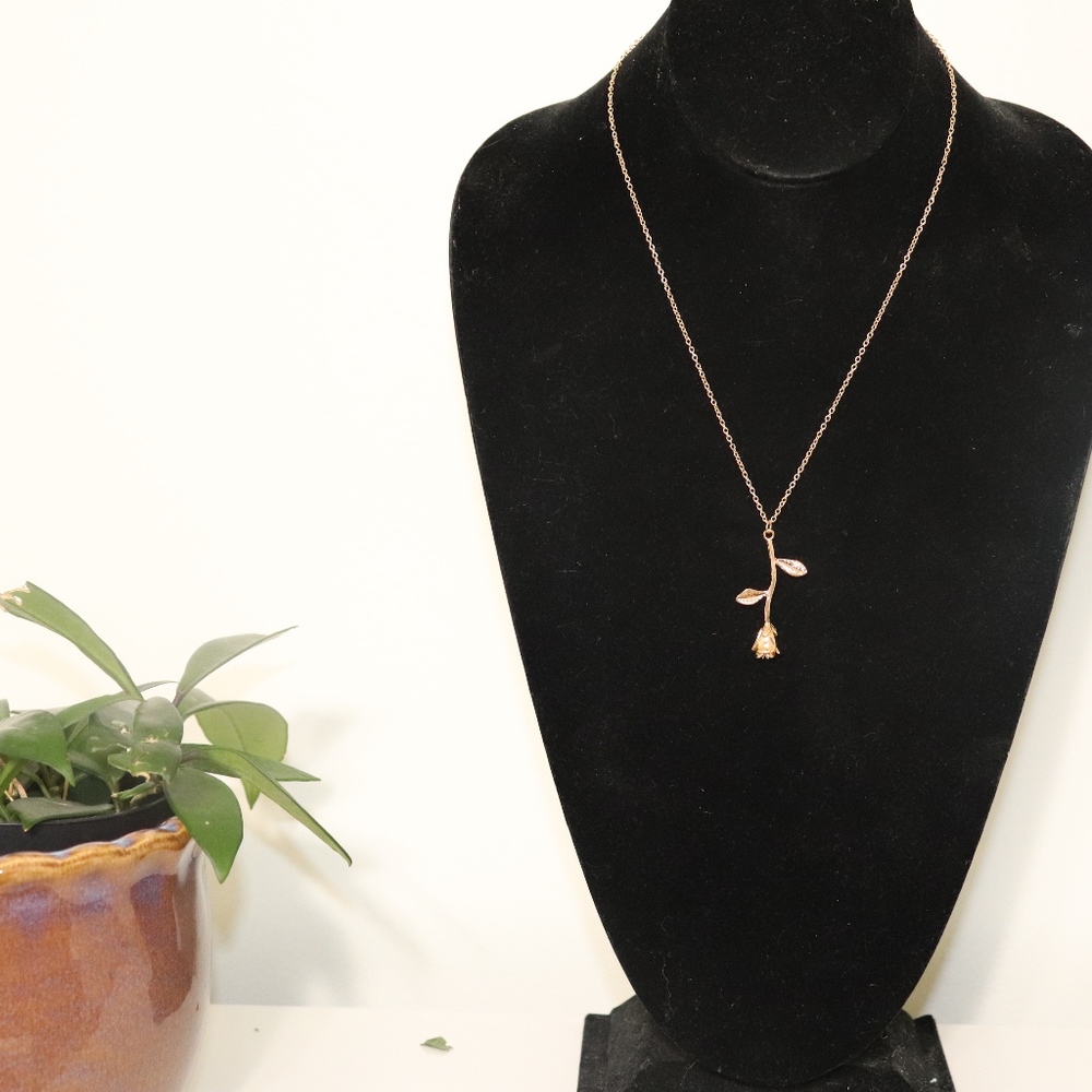 Romantic Rose Neclace